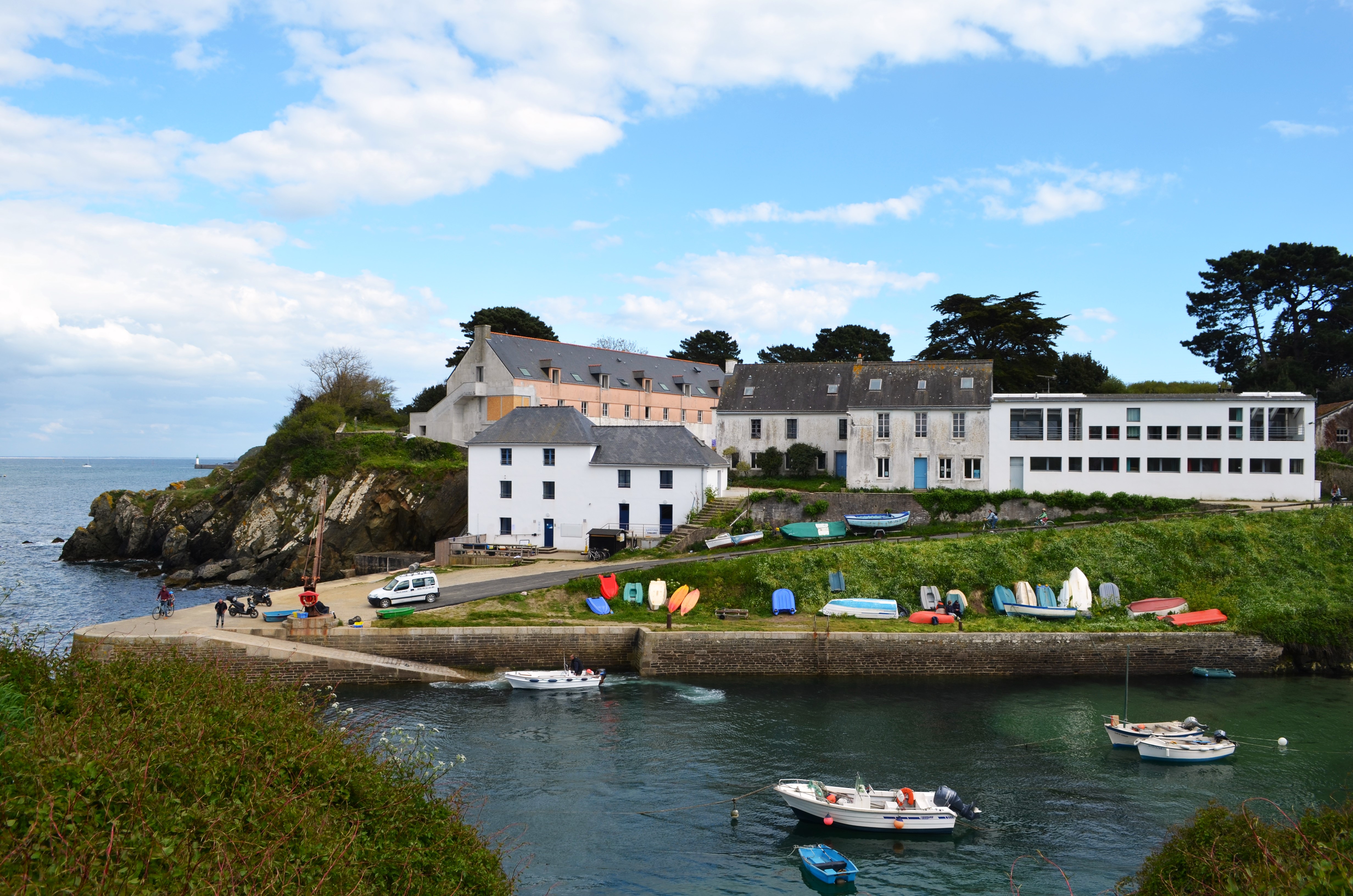 Port de pêcheurs de Port-Lay sur l'île de Groix au printemps (Morbihan) - ©LBST